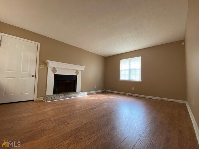 Building Photo - 5867 Sheldon Ct