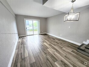 Building Photo - 1201 SW 42nd Ave