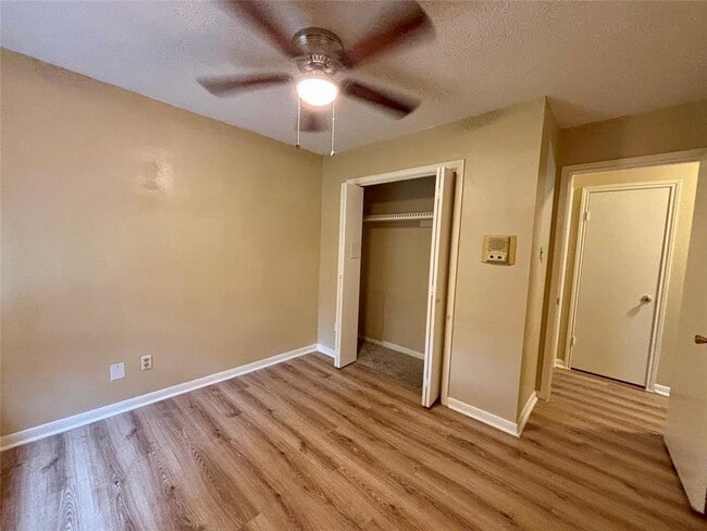 Building Photo - 8712 Wilcrest Dr