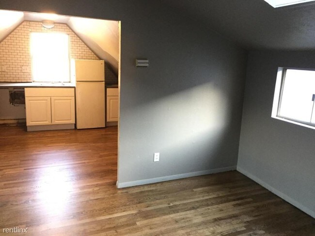 Building Photo - 1 br, 1 bath Apartment - 1280 Race St