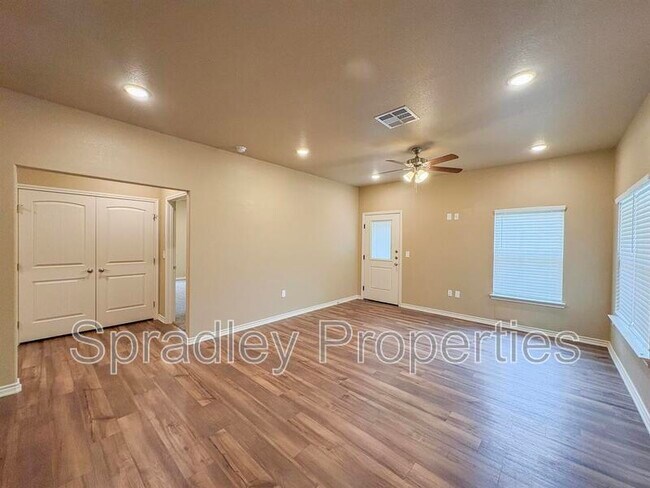 Building Photo - 1075 Hibiscus Dr
