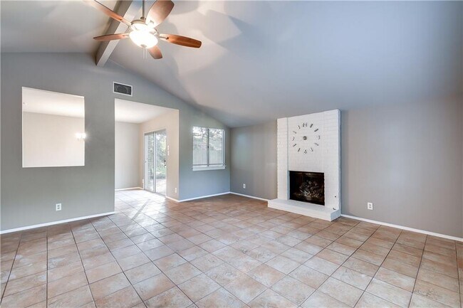 Foto del edificio - 4303 Tamarack Trail