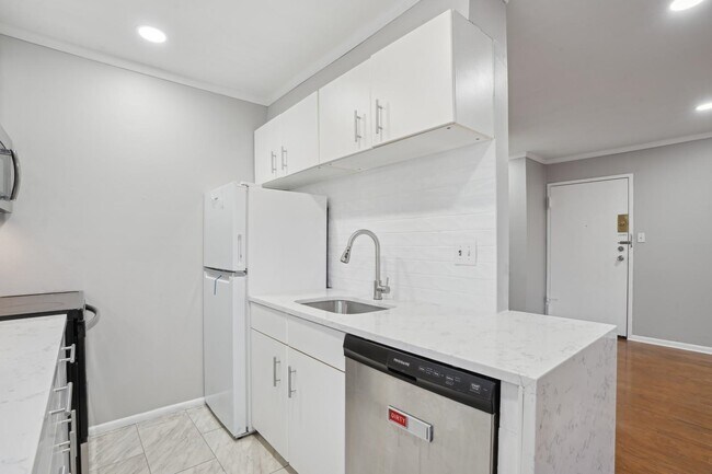 Foto del edificio - 56 68TH St