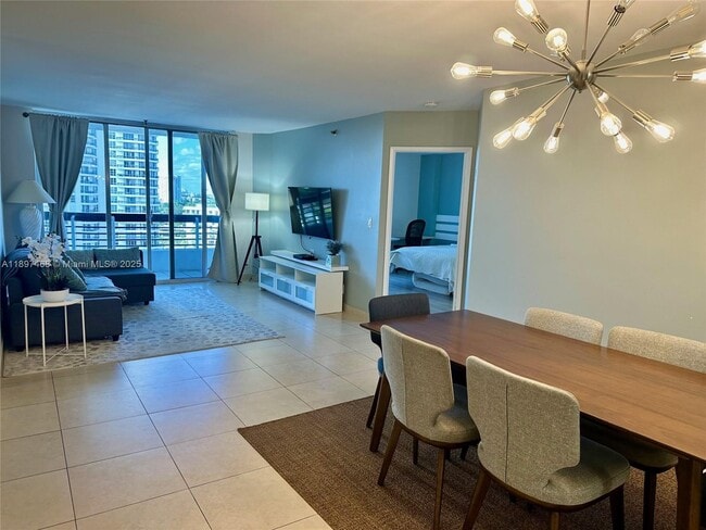 Foto del edificio - 3600 Mystic Pointe Dr