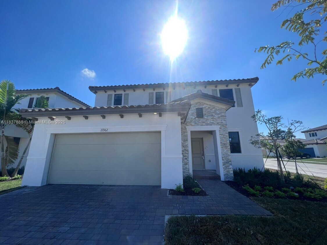 Foto principal - 11962 SW 241st St
