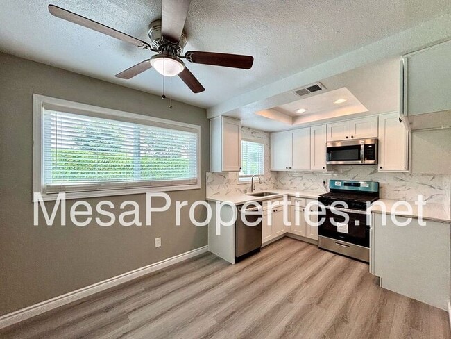 Building Photo - 1749 E Fairfield Ct