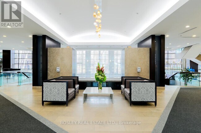 Photo du bâtiment - 33 Sheppard Ave E