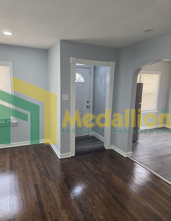 Building Photo - Charming Newly Rehabbed Home with Spacious...