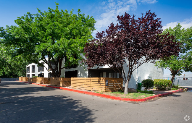 Foto del edificio - Peaks at Los Ranchos