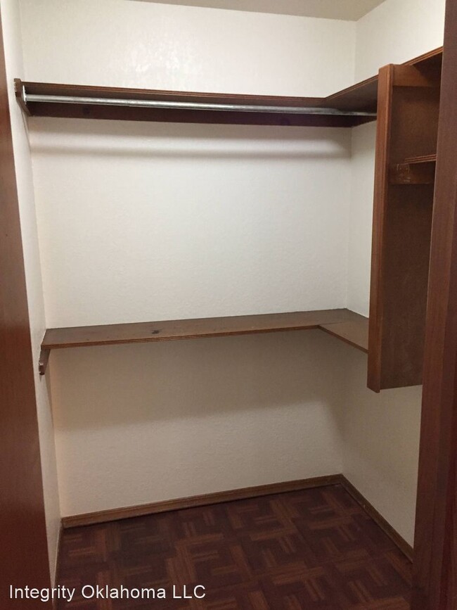 Building Photo - 2 br, 1.5 bath House - 108 Vinita Dr.