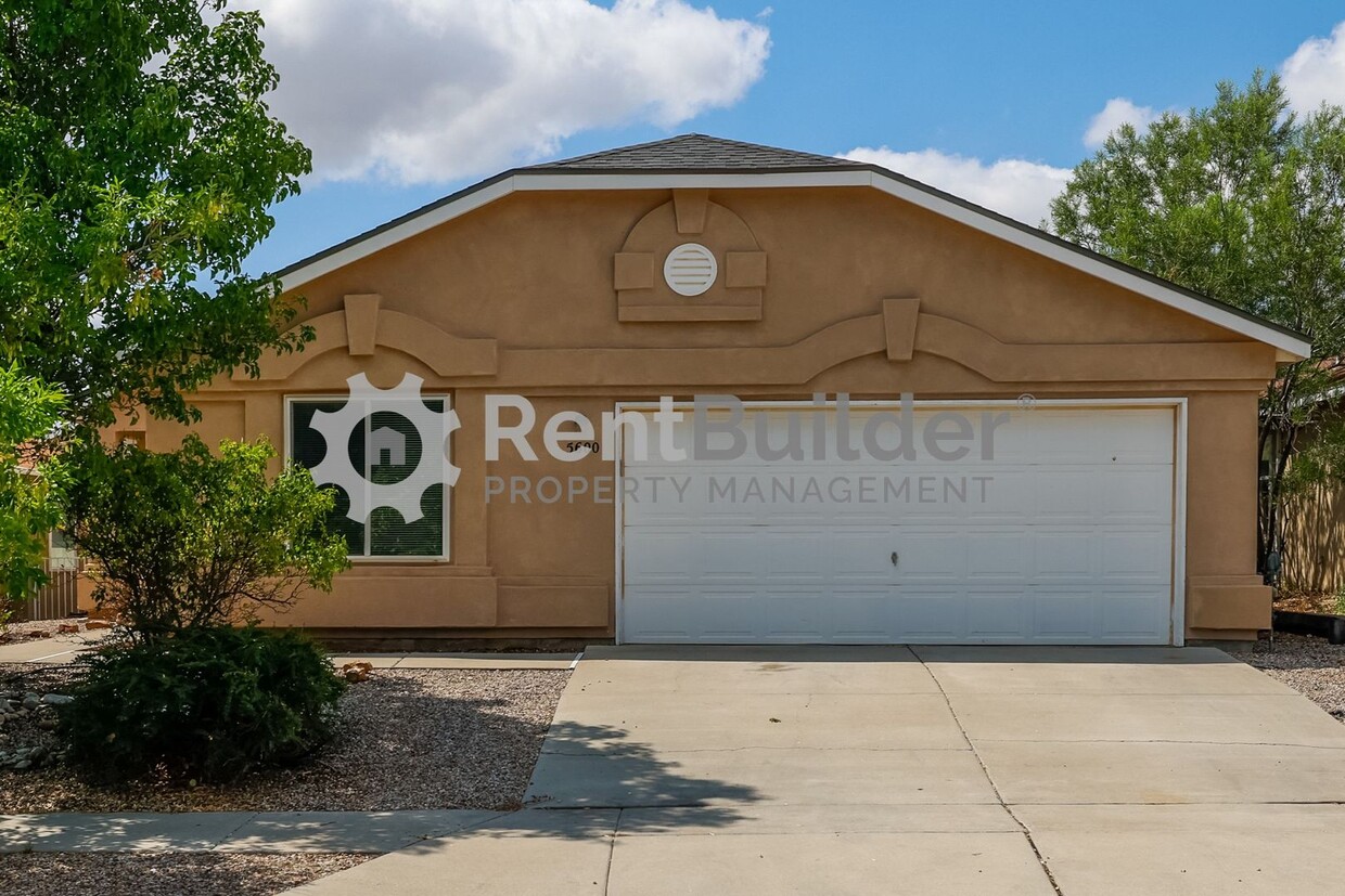 Foto principal - *** LEASE PENDING *** Please apply at your...