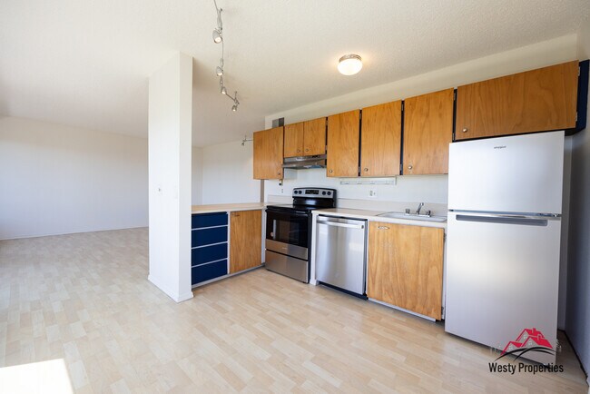 Building Photo - 3701 SW Condor Ave
