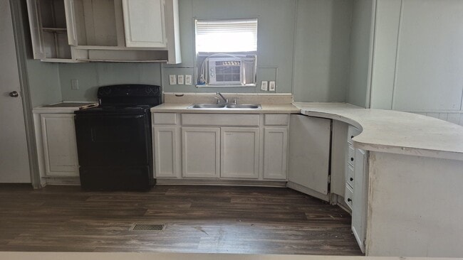 Building Photo - 2 Bed Home