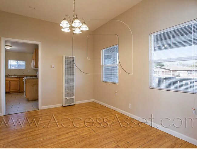 Building Photo - Cozy 2 Bed/1 Bath Home In Redlands!