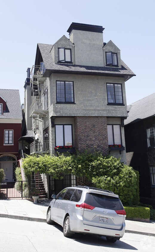 Building Photo - 2621 Divisadero St