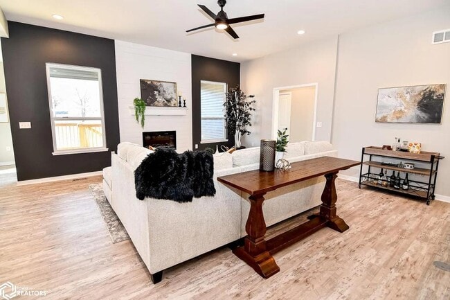 Building Photo - 2505 N Terrace Dr