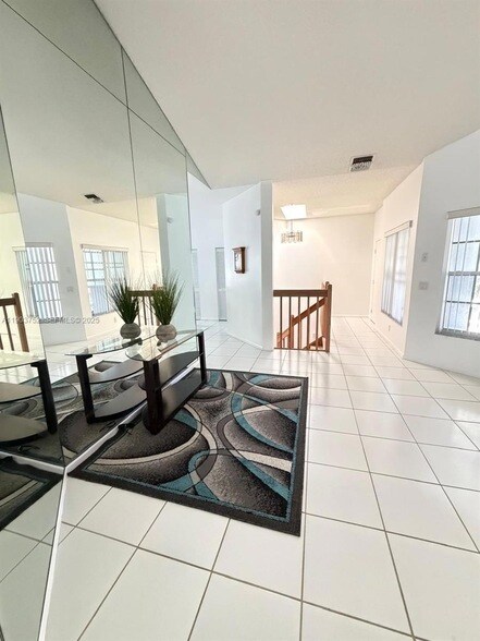 Foto del edificio - 11690 Briarwood Cir