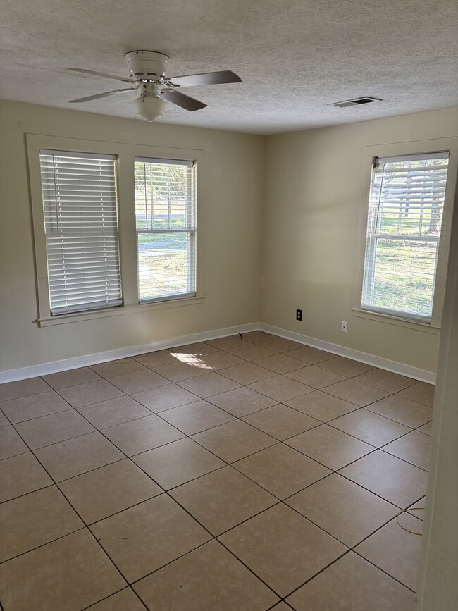 Building Photo - 575 Munford Giltedge Rd