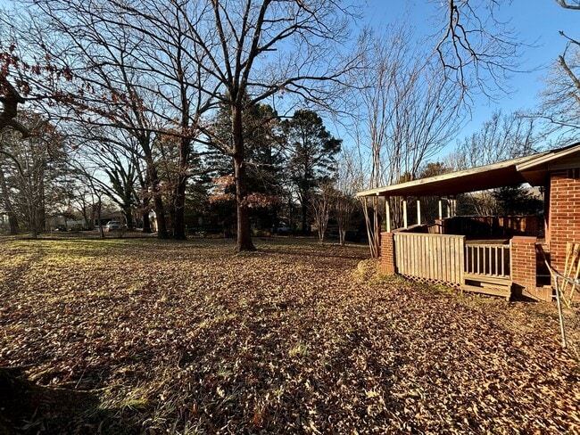 Building Photo - Introducing a charming 2-bedroom, 1-bathroom house in the desirable location of Russellville, AR.