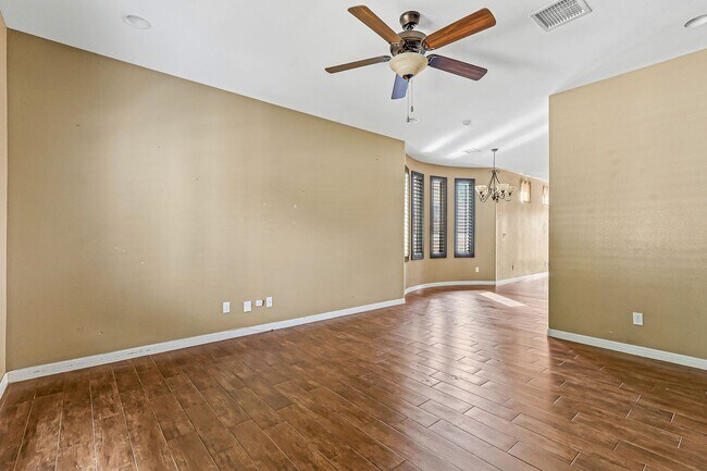 Building Photo - ELEGANT EASTSIDE HOME FOR RENT