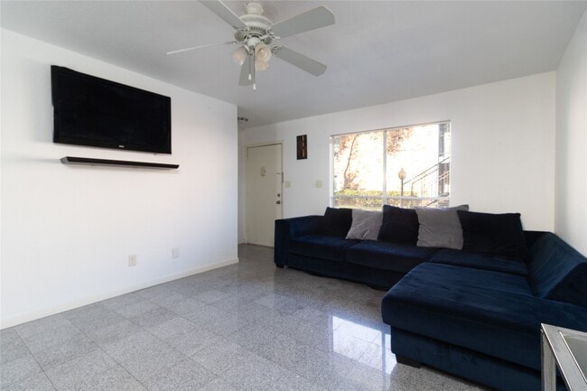 Foto del edificio - 6202 Skyline Dr