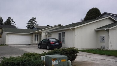 Building Photo - 237 Cypress St