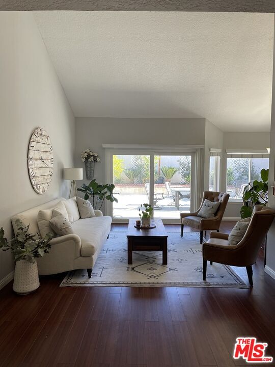 Foto del edificio - 12056 Falcon Crest Way
