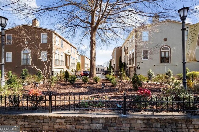 Foto del edificio - 839 Piedmont Ave NE