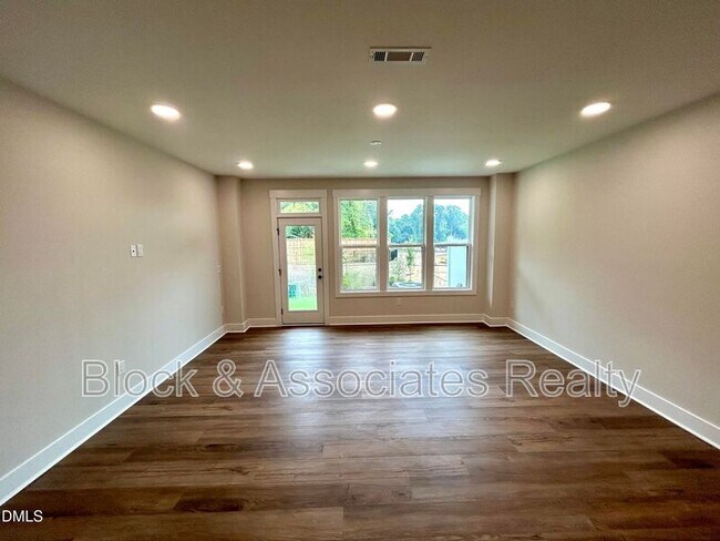 Building Photo - 3910 Lost Fawn Ct