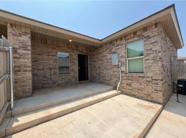 Foto del edificio - "Charming 3-Bed, 2-Bath Home in Lubbock – ...
