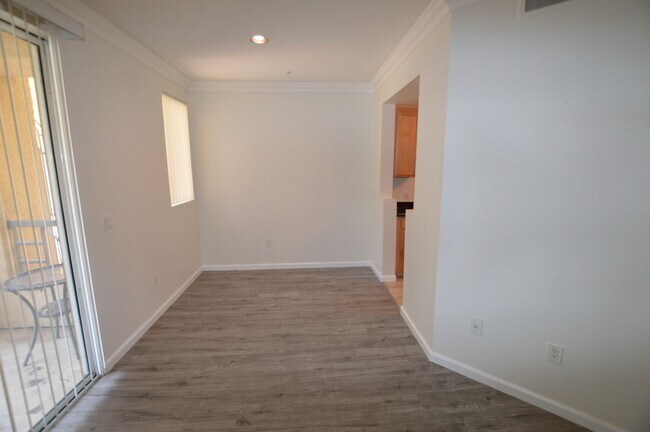 Foto del edificio - Meridian Unfurnished 1Bdr/1Bath Luxury Con...