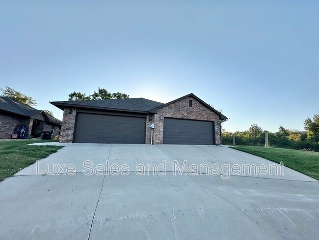 Foto del edificio - 304 Chalk Hill Ct