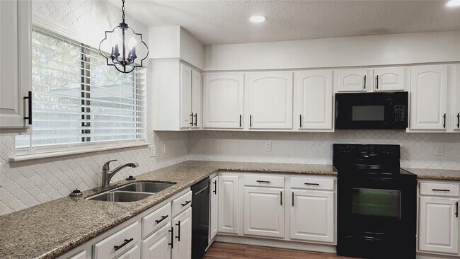 Building Photo - 16719 Schooners Way
