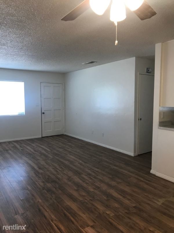 Building Photo - 3 br, 1 bath Apartment - 5313 Planz Rd