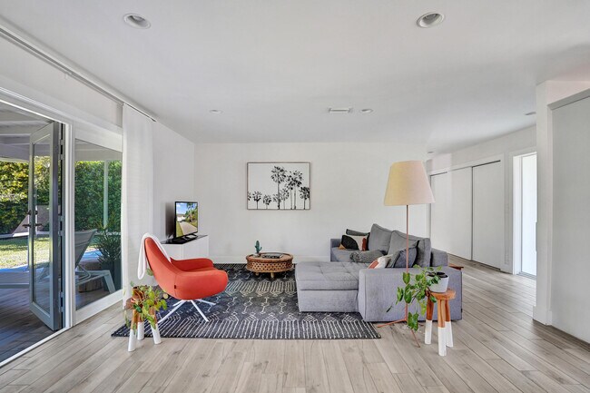 Foto del edificio - 1299 SW 9th St