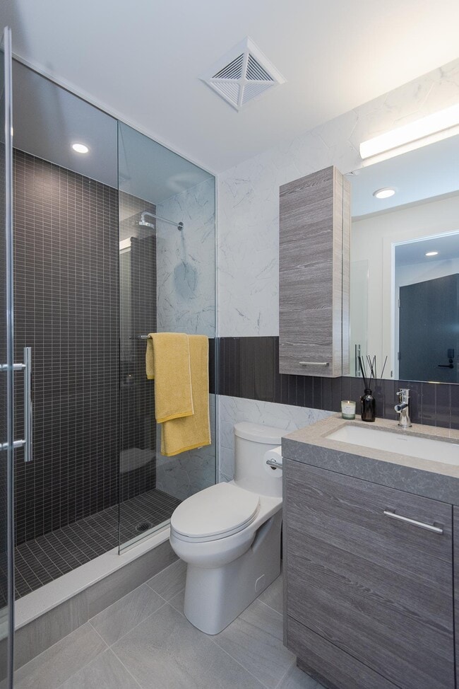 Waverley Apartments 484 Spadina Ave Toronto, ON