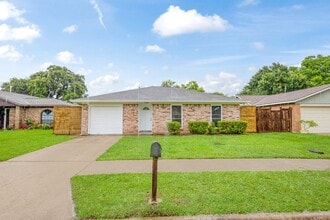 Building Photo - 1303 Gamma St