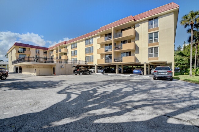 Building Photo - 1000 Spanish River Rd