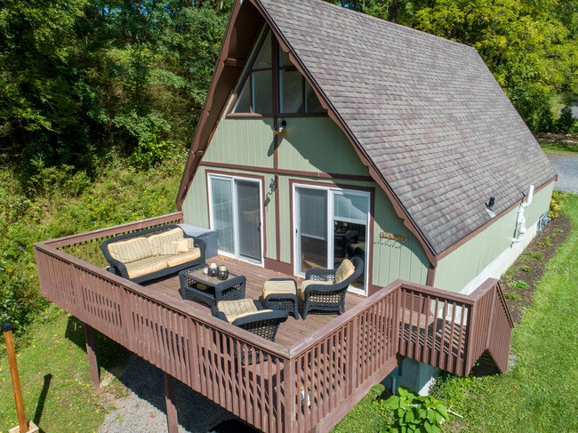 Building Photo - 156 Five Mile Pt