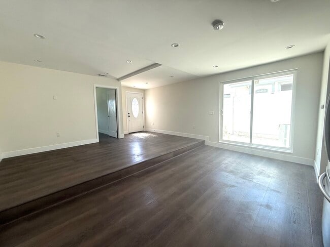 Building Photo - 24101 Victory Blvd