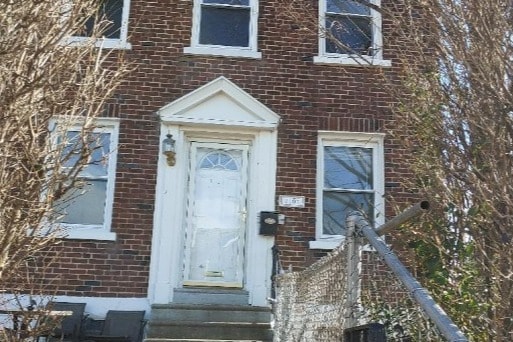 Front - 7101 Rutland St