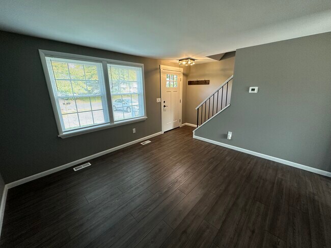 Gran sala de estar - 27 Farmbrook Dr