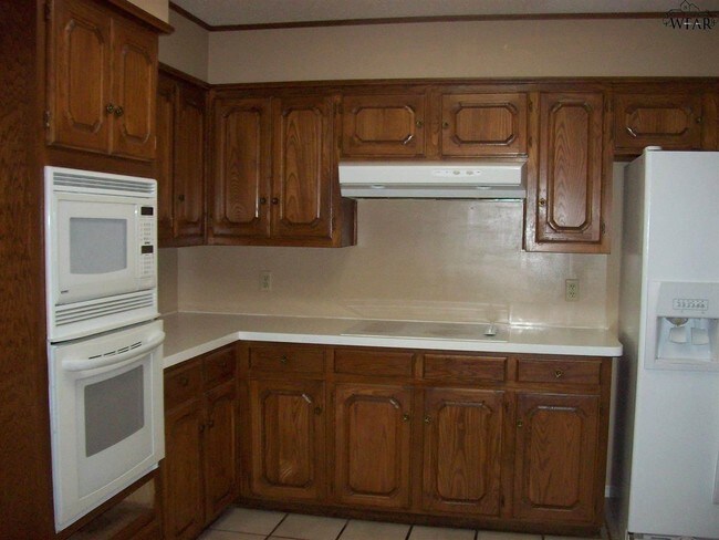 Building Photo - 4330 S Leighton Cir