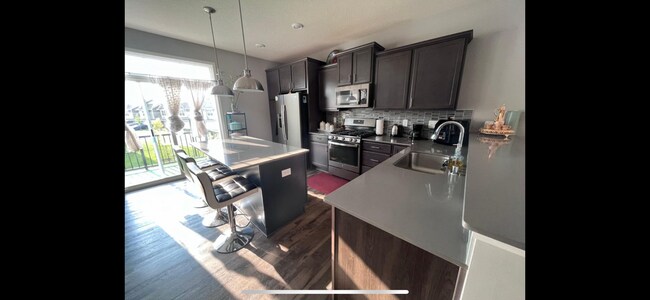 Building Photo - 6965 Locke Point Dr NE