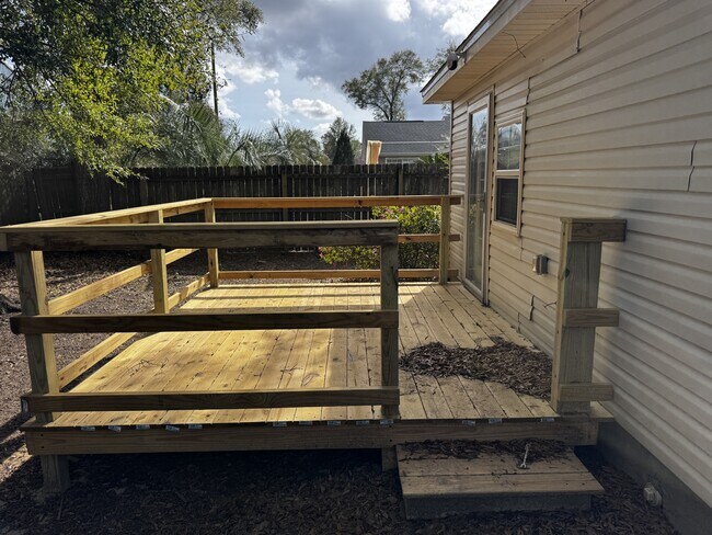 Building Photo - 9184 Arand Dr