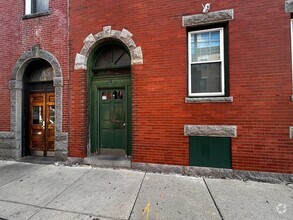 Building Photo - 63 Frankfort St