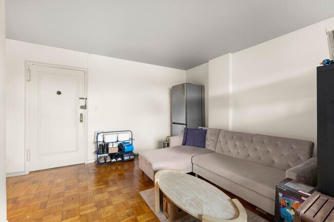 Foto del edificio - 6515 JFK Blvd E