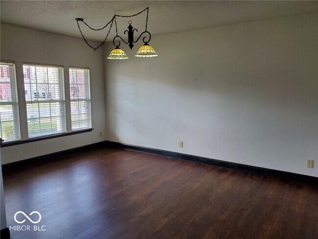 Building Photo - 5643 N Rockingham Ln