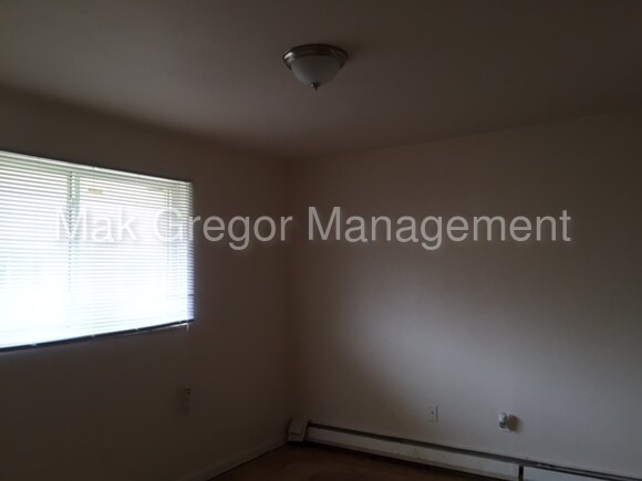 Foto del edificio - 2929 Hoover Ave