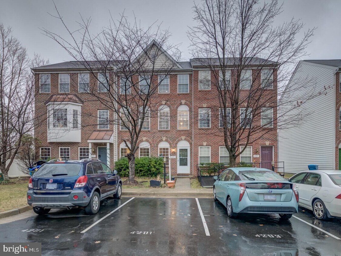 4203 Bumbry Terrace, Fairfax, VA 22030 Townhouse for Rent in Fairfax